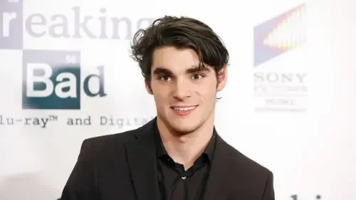 Murió RJ Mitte, el actor que interpretó al hijo de Walter White en Breaking Bad, a los 34 años