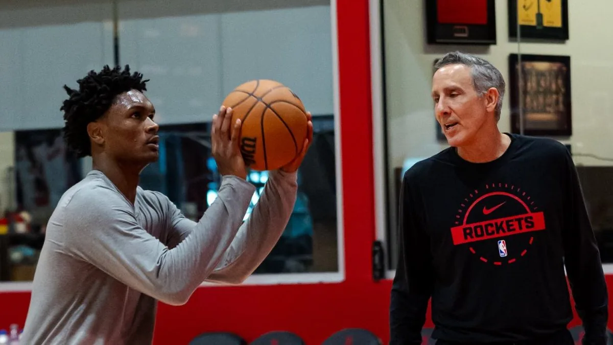 Chip Engelland y su último servicio: la misión de pulir a Amen Thompson y Sengün en Houston