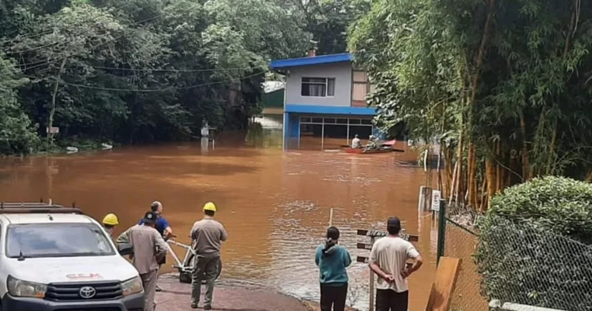 Alerta por El Niño en el Litoral: evacúan a familias en Misiones por la crecida de los ríos Paraná y Uruguay