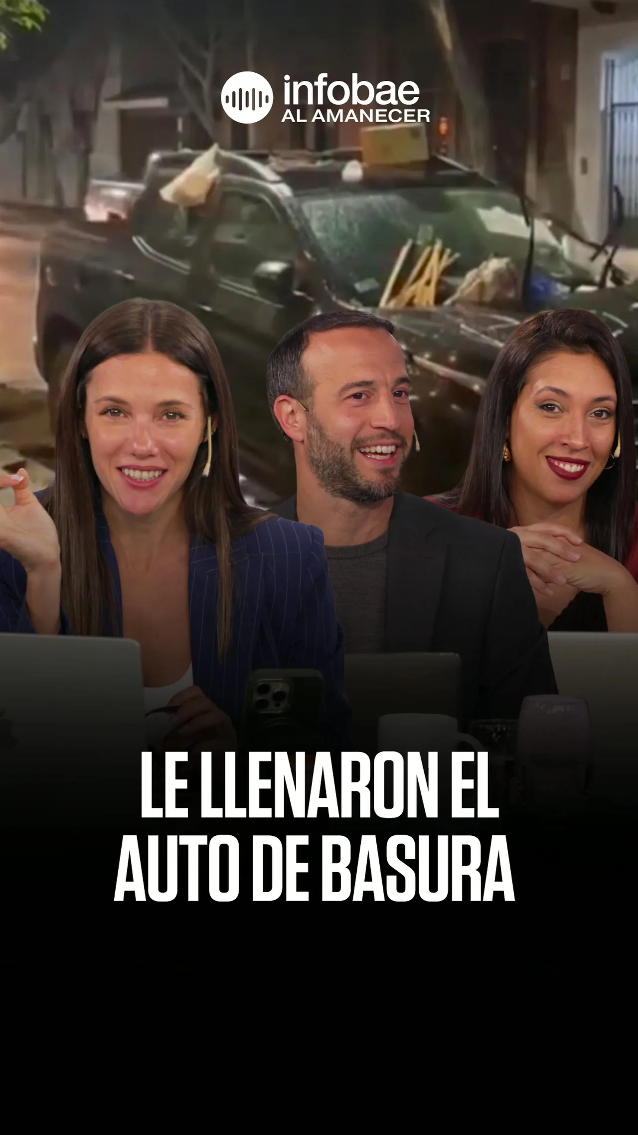 Le taparon el auto con bolsas de basura por estacionar mal