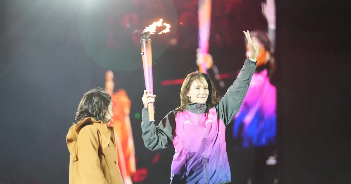 Luciana Aymar encendió el pebetero en la apertura de los Juegos Suramericanos Santa Fe 2026