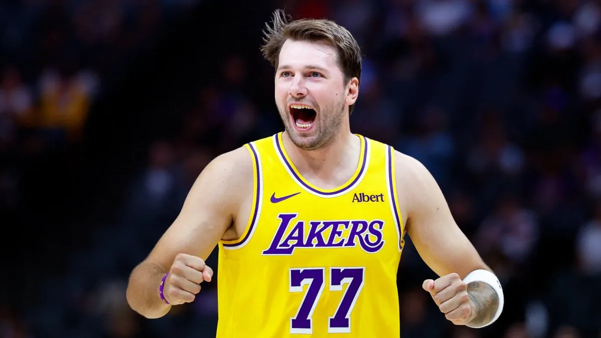 Luka Doncic brilla en su primer amistoso con los Lakers