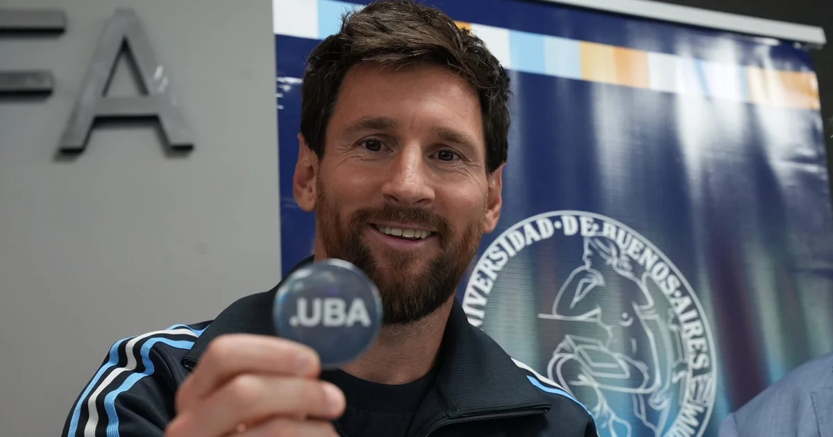Lionel Messi recibió el título de Doctor Honoris Causa de la UBA: "Es un orgullo decir que soy doctor honorífico"