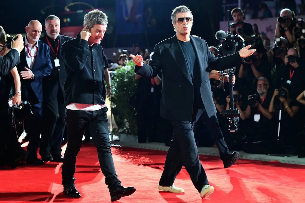 Liam y Noel Gallagher reunidos tras 16 años de distanciamiento