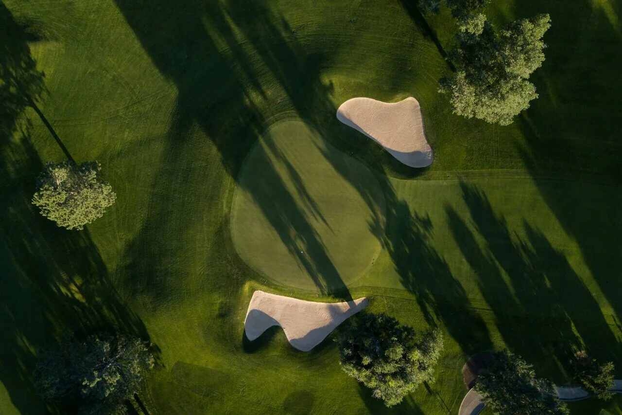 El golfista español fuera del campo: así es su estilo de vida y consumo