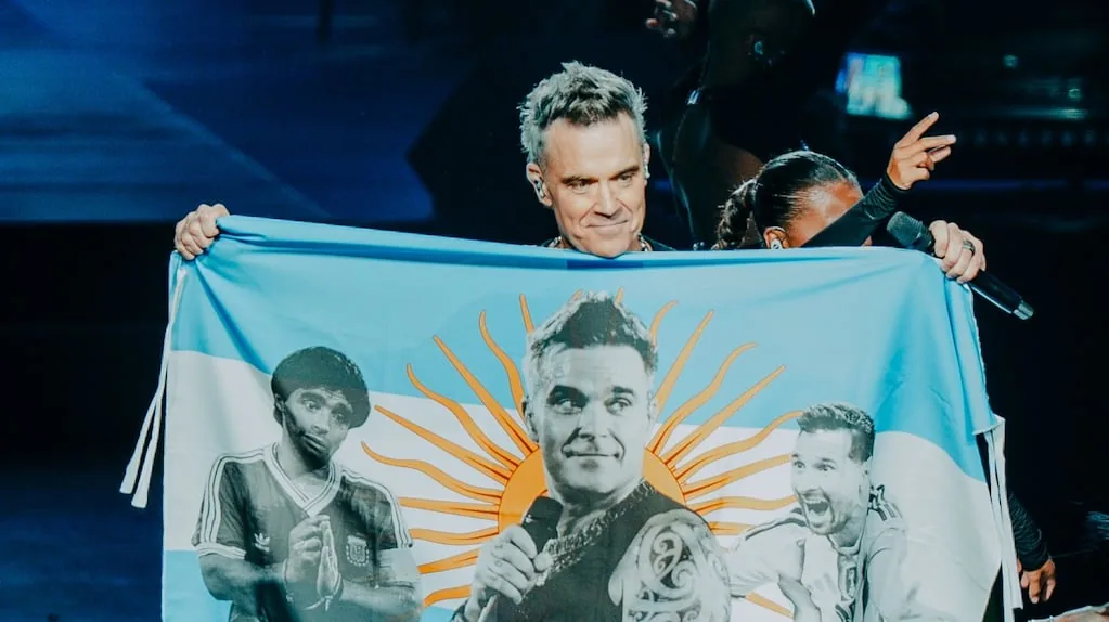 Robbie Williams sorprendido con "De música ligera" y la cantará el domingo