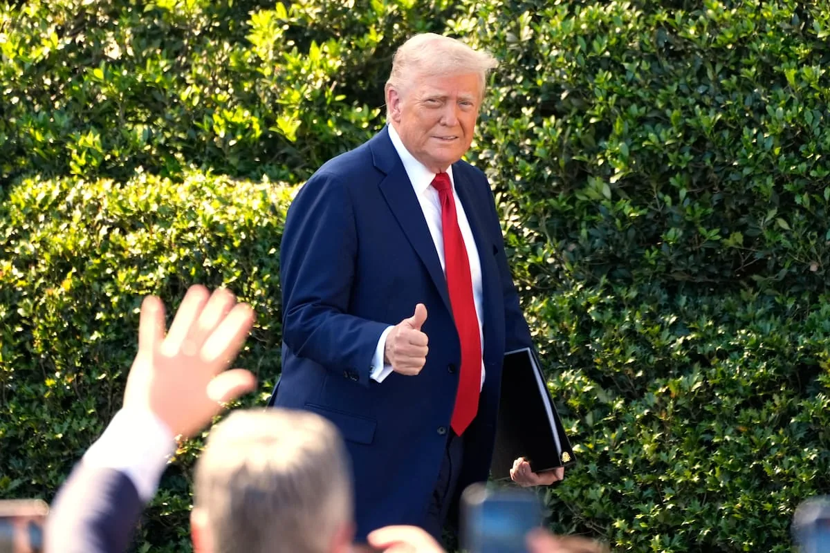 Trump se reúne con líderes irlandeses antes de partir a Doonbeg